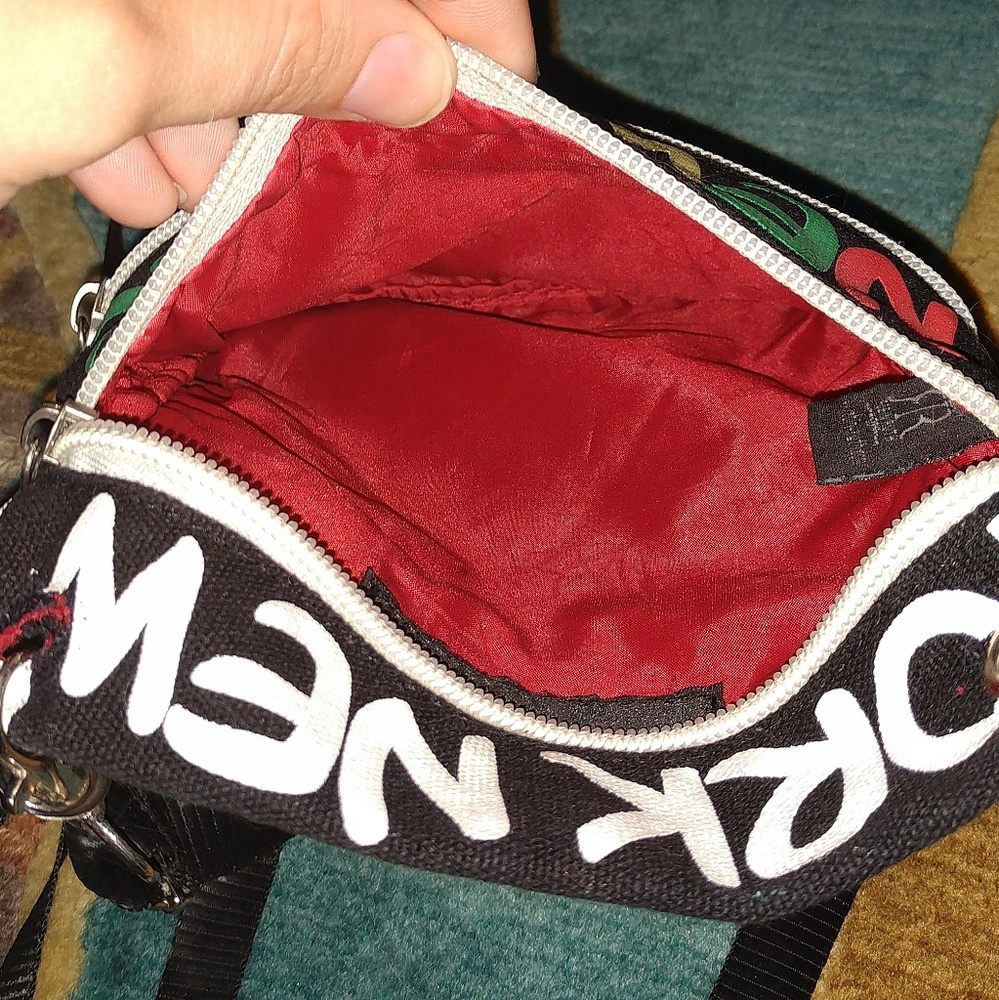 Robin Ruth NY Purse 👛 - Picture 3 of 5